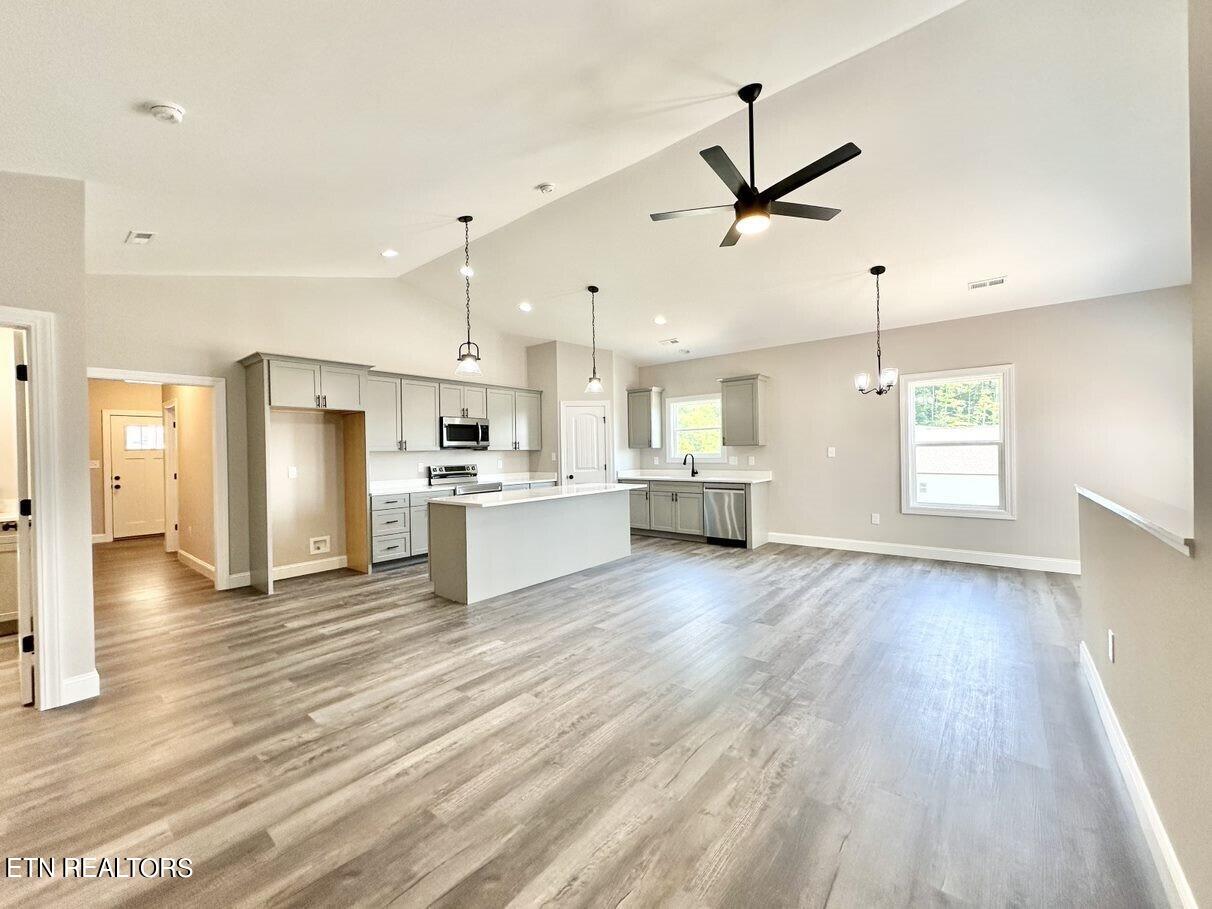 103 Raelyn Ridge Way Clinton, TN 37716 - Photo 8 of 31 dafe962c-08c9-49da-ac63-8ce13063668b