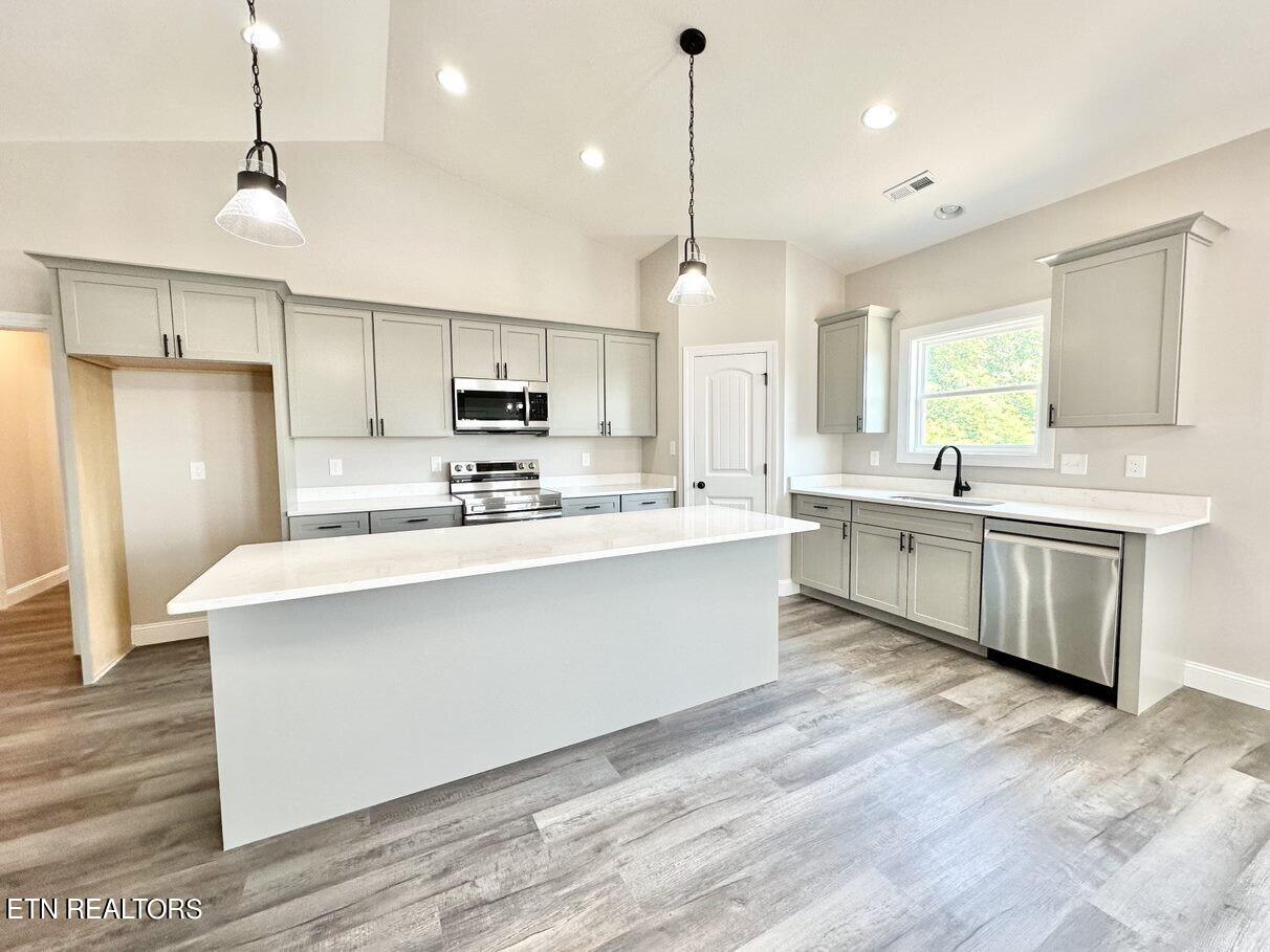 103 Raelyn Ridge Way Clinton, TN 37716 - Photo 10 of 31 b8e2c2f6-789d-4ca9-abaa-ccef06542b2b