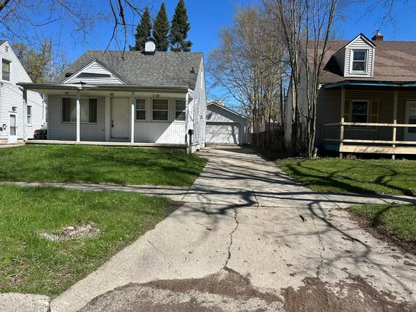 $59,900 | 644 Crawford Street, Flint, MI 48507