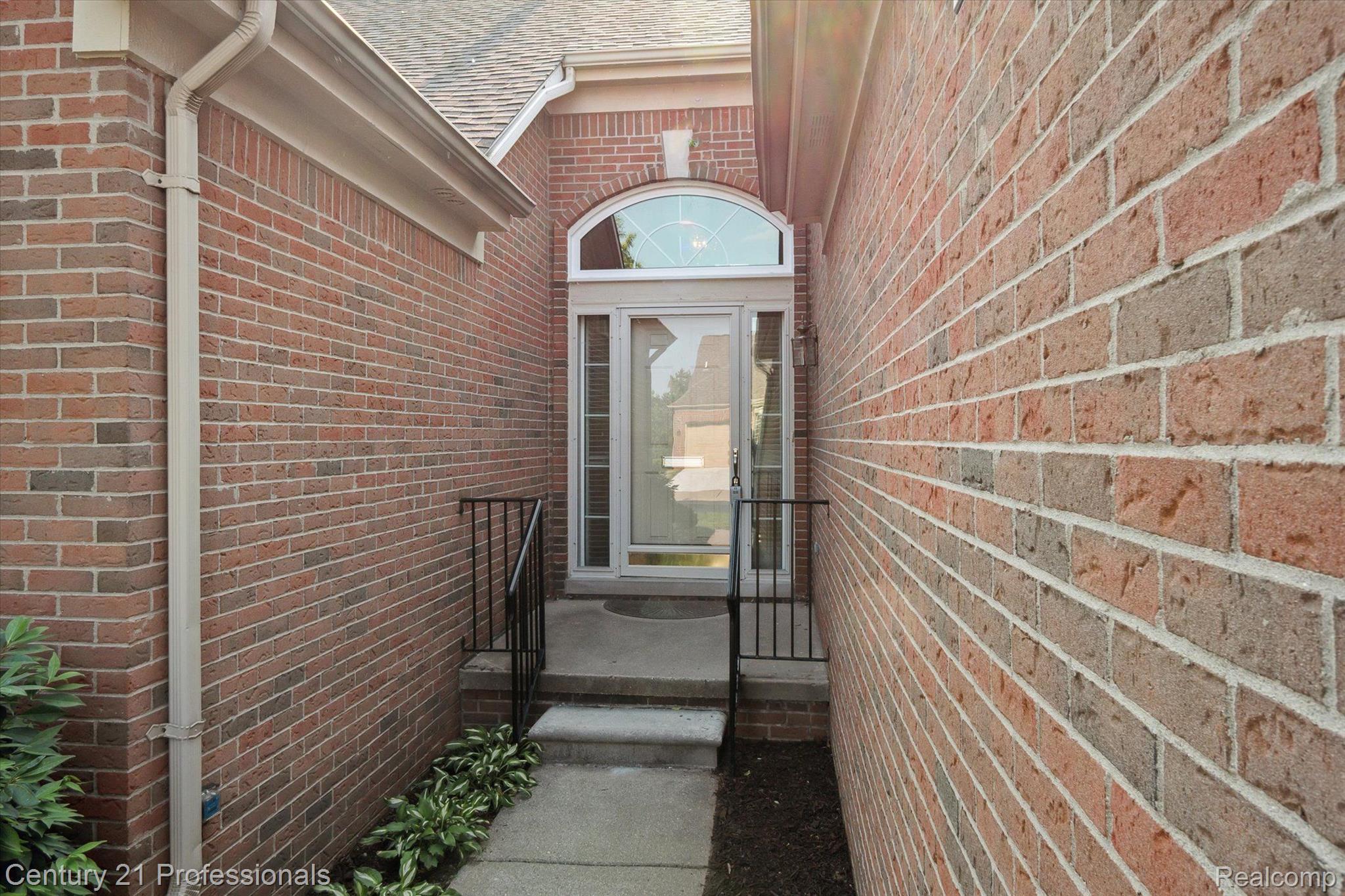 1122 Churchill Circle Rochester, MI 48307 - Photo 5 of 47 Gallery Image 5