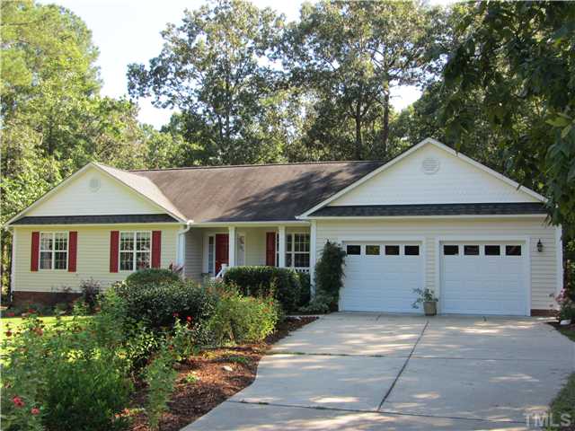 309 Russ Road Smithfield, NC 27577 - Photo 2 of 25 Other view - lots of gorgeous flowers!