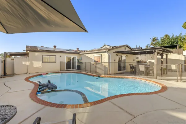 $1,235,000 | 12979 Calle De Las Rosas, San Diego, CA 92129