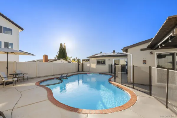 $1,235,000 | 12979 Calle De Las Rosas, San Diego, CA 92129