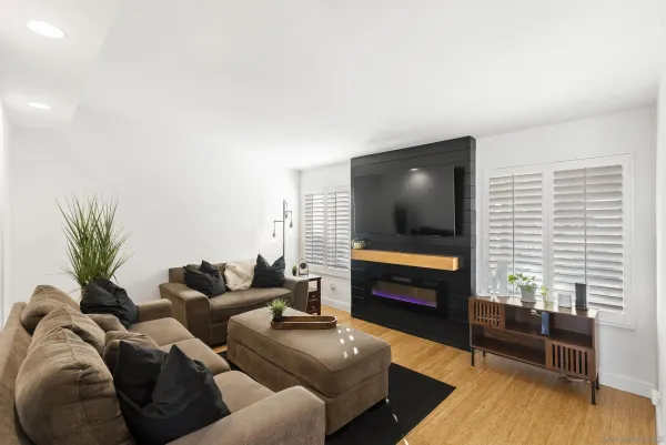 $1,235,000 | 12979 Calle De Las Rosas, San Diego, CA 92129