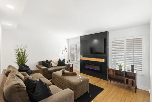 $1,250,000 | 12979 Calle De Las Rosas, San Diego, CA 92129