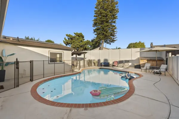 $1,235,000 | 12979 Calle De Las Rosas, San Diego, CA 92129