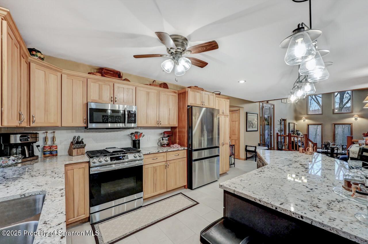 933 Newton Road Clarks Summit, PA 18411 - Photo 25 of 95 Kitchen