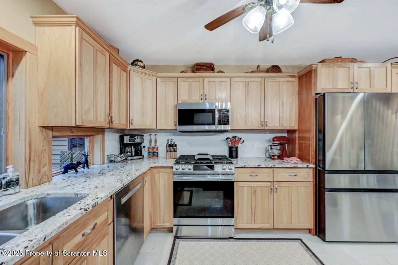 933 Newton Road Clarks Summit, PA 18411 - Photo 26 of 95 Kitchen
