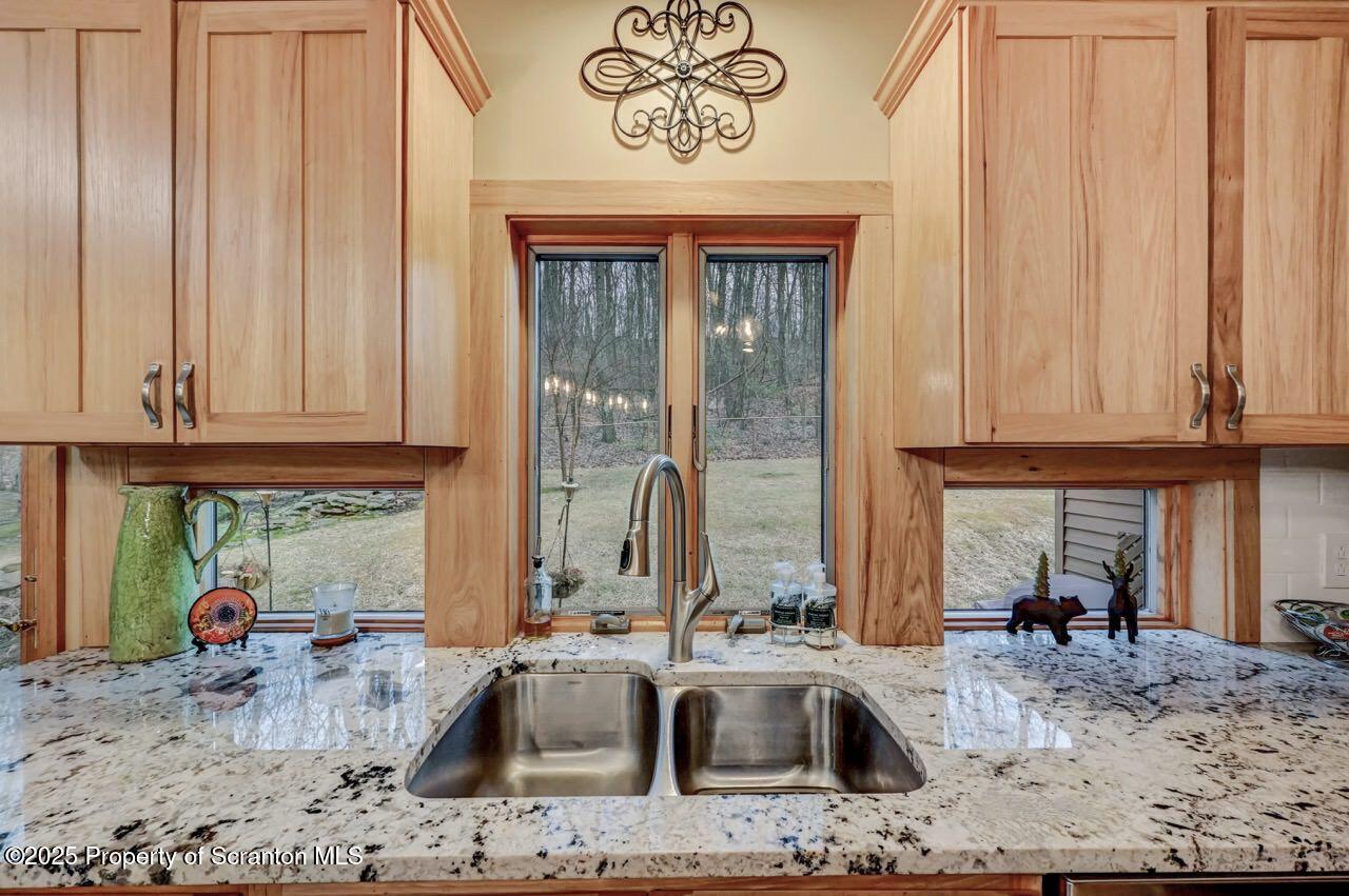 933 Newton Road Clarks Summit, PA 18411 - Photo 27 of 95 Kitchen