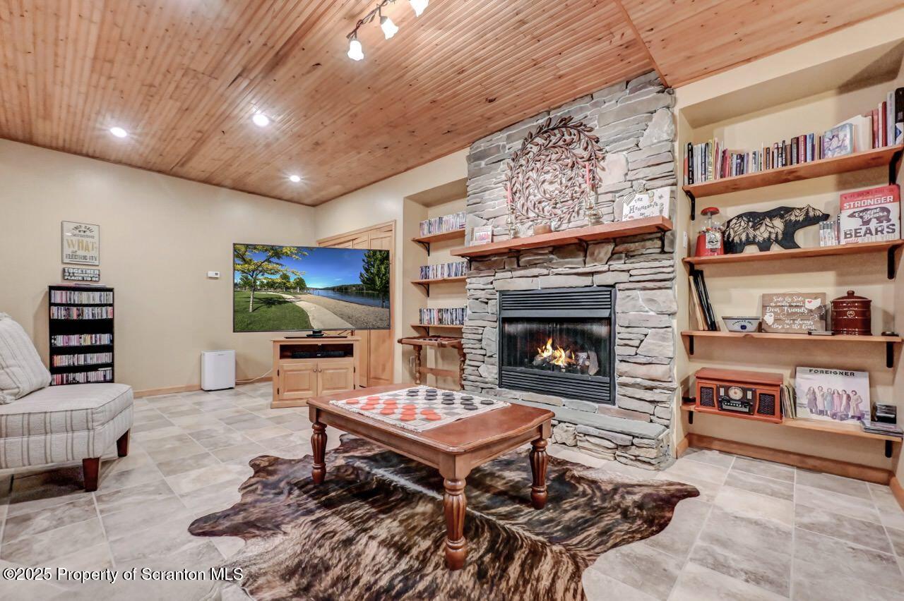 933 Newton Road Clarks Summit, PA 18411 - Photo 61 of 95 Family Room