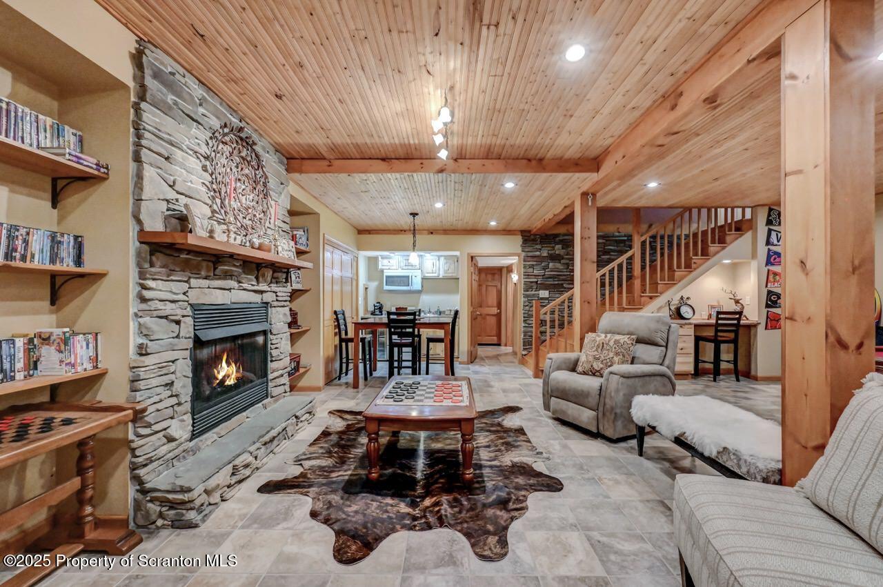 933 Newton Road Clarks Summit, PA 18411 - Photo 64 of 95 Family Room
