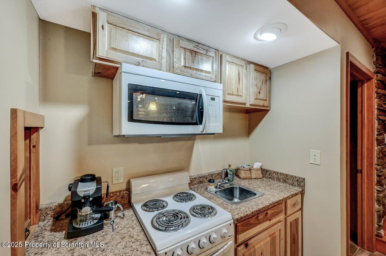 933 Newton Road Clarks Summit, PA 18411 - Photo 68 of 95 Family Room