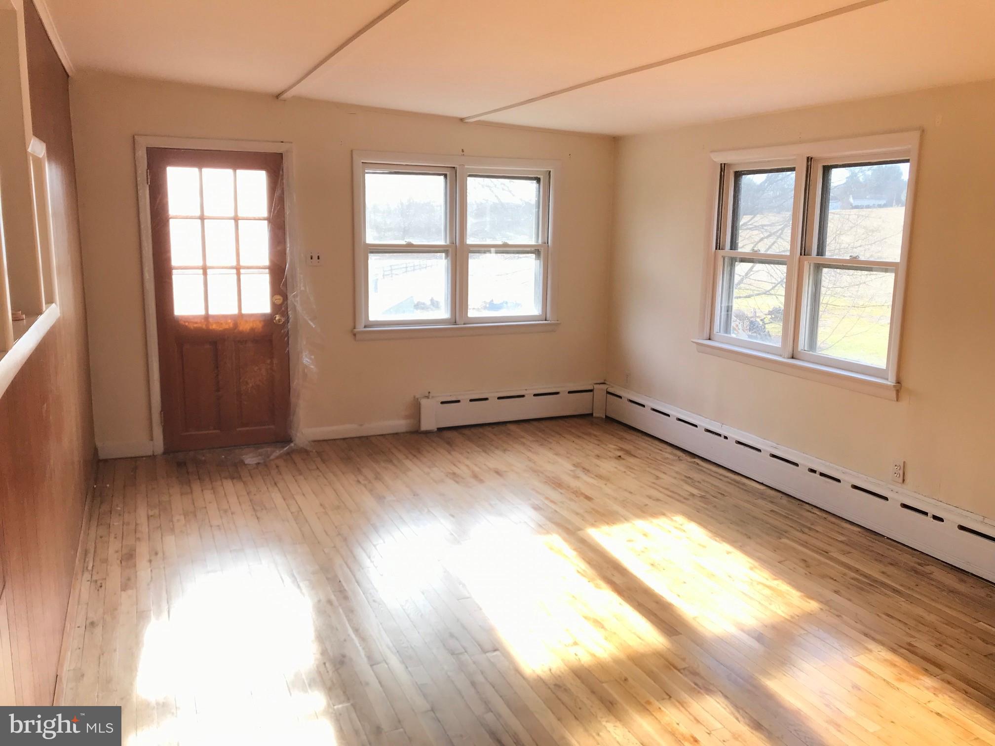 1802 Lewisville Road Oxford, PA 19363 - Photo 18 of 23 Living Room - Apartment