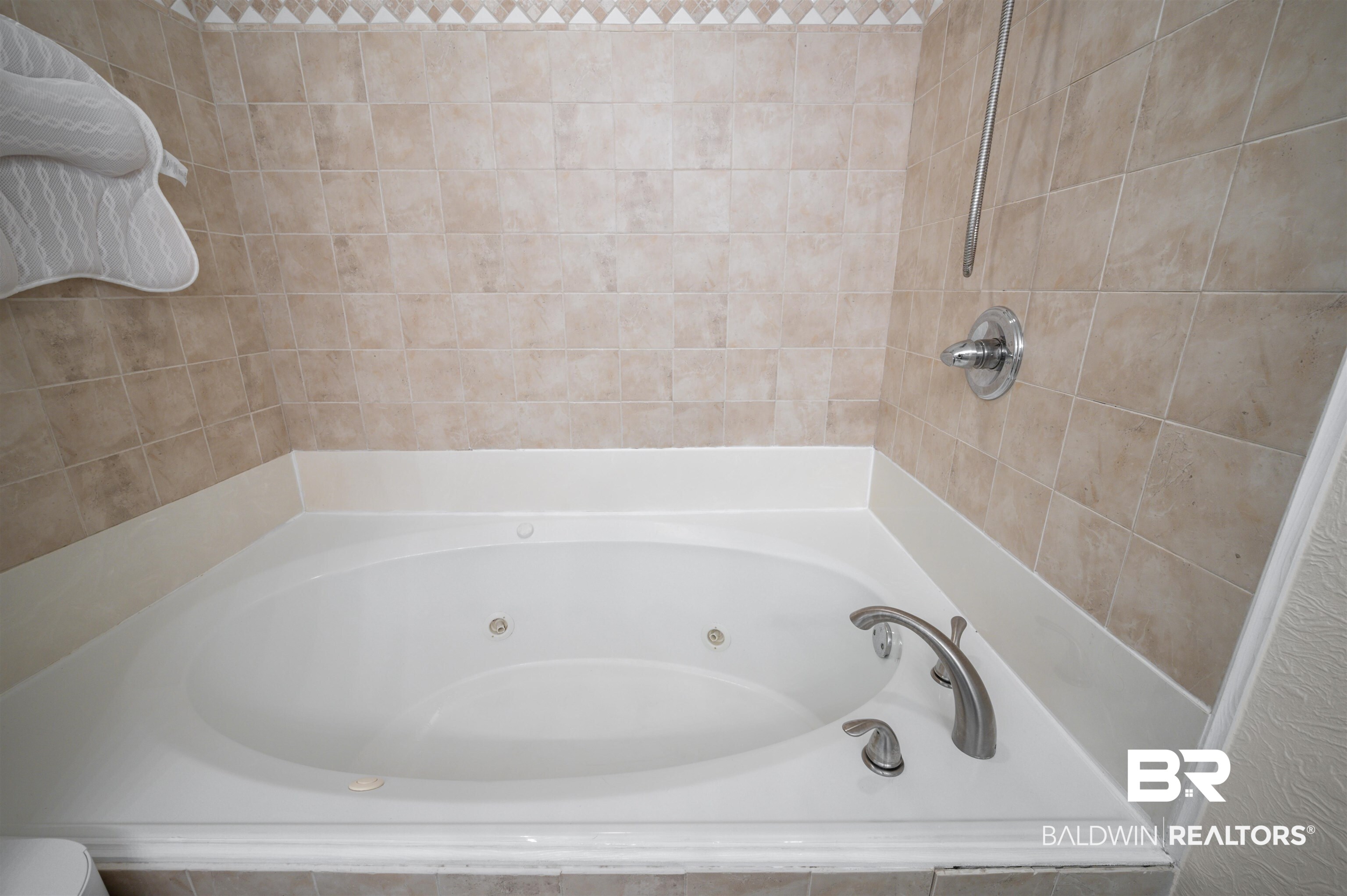 1066 Linlen Avenue Mobile, AL 36609 - Photo 14 of 22 Bathroom featuring a tub with jets and tiled shower