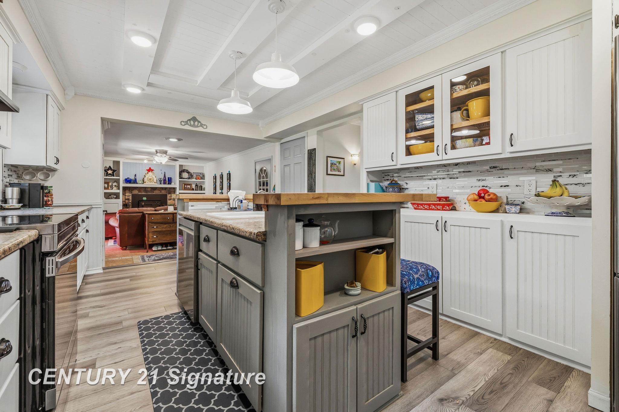 5261 Baker Road Bridgeport, MI 48722 - Photo 4 of 50
