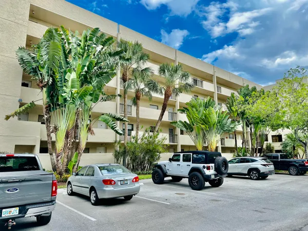 $2,150 | 2900 Northwest 42nd Avenue, Unit A103, Coconut Creek, FL 33066