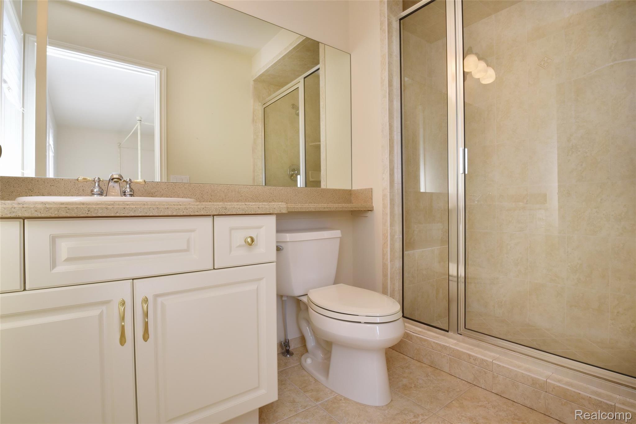 3159 St James Court Rochester, MI 48306 - Photo 24 of 32 Attached Bath for Bedroom Suite