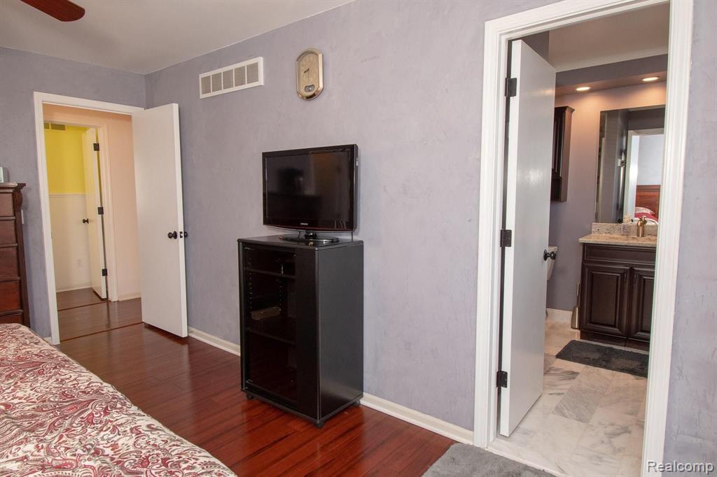222 Windrift Rochester Hills, MI 48307 - Photo 34 of 47 Gallery Image 34