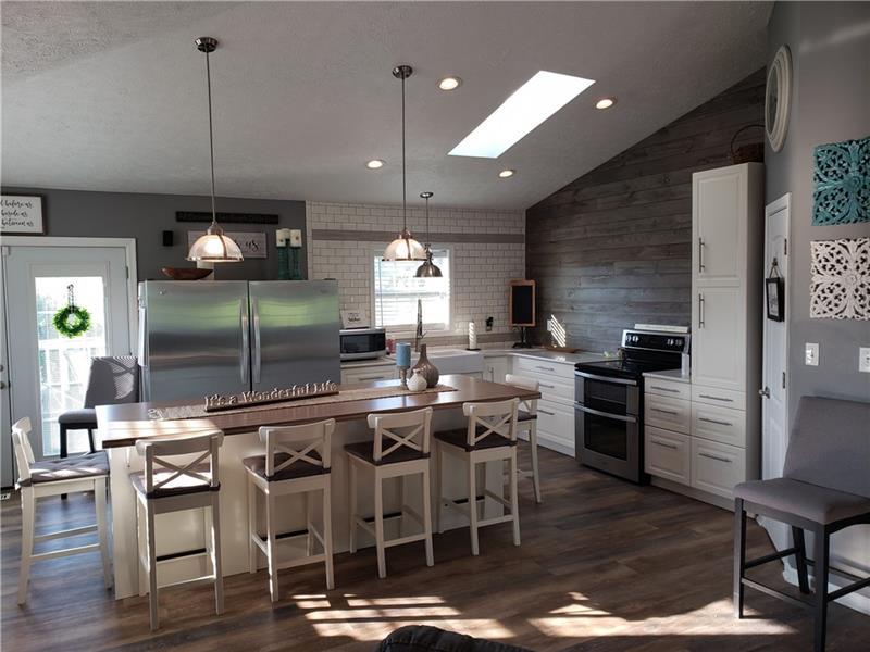 539 Pandora Road Derry, PA 15627 - Photo 3 of 18 Gallery Image 3