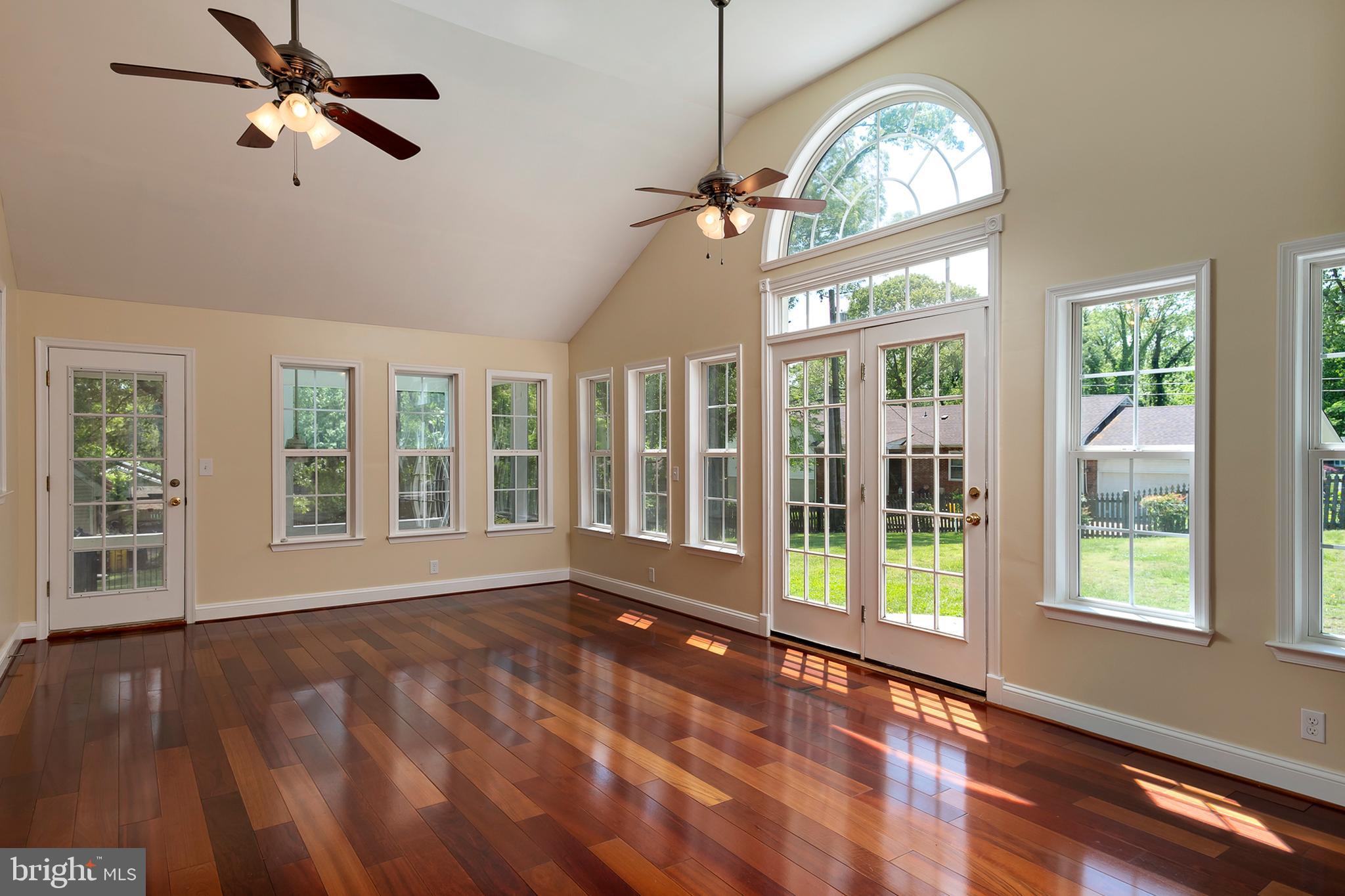 246 Hickory Point Road Pasadena, MD 21122 - Photo 17 of 62 Family Room (alt view)