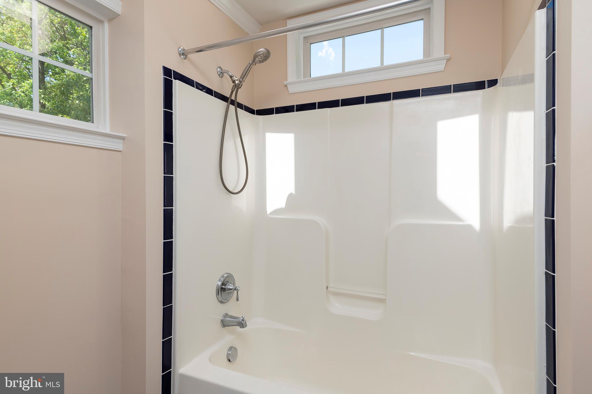 246 Hickory Point Road Pasadena, MD 21122 - Photo 26 of 62 Transom and Skylights!