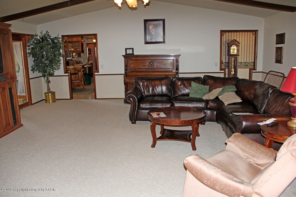 4270 White Fence Road Canyon, TX 79015 - Photo 12 of 37 Living Area