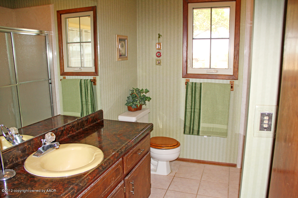 4270 White Fence Road Canyon, TX 79015 - Photo 19 of 37 Master Bath2