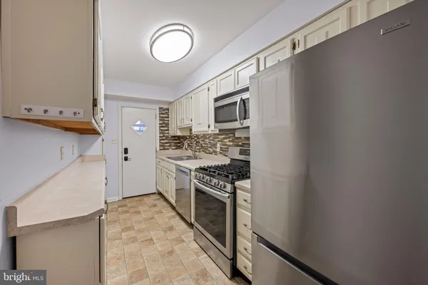 $3,600 | 139 Hawaii Avenue Northeast, Washington, DC 20011
