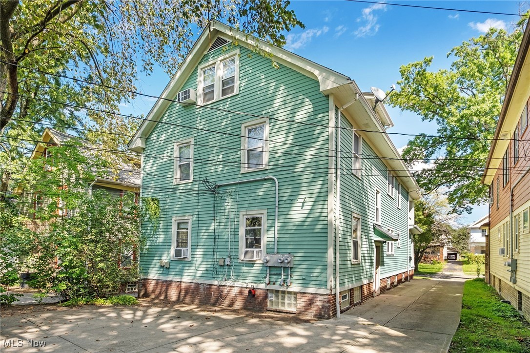 2248 Rexwood Road Cleveland, OH 44118 - Photo 11 of 30 Gallery Image 11