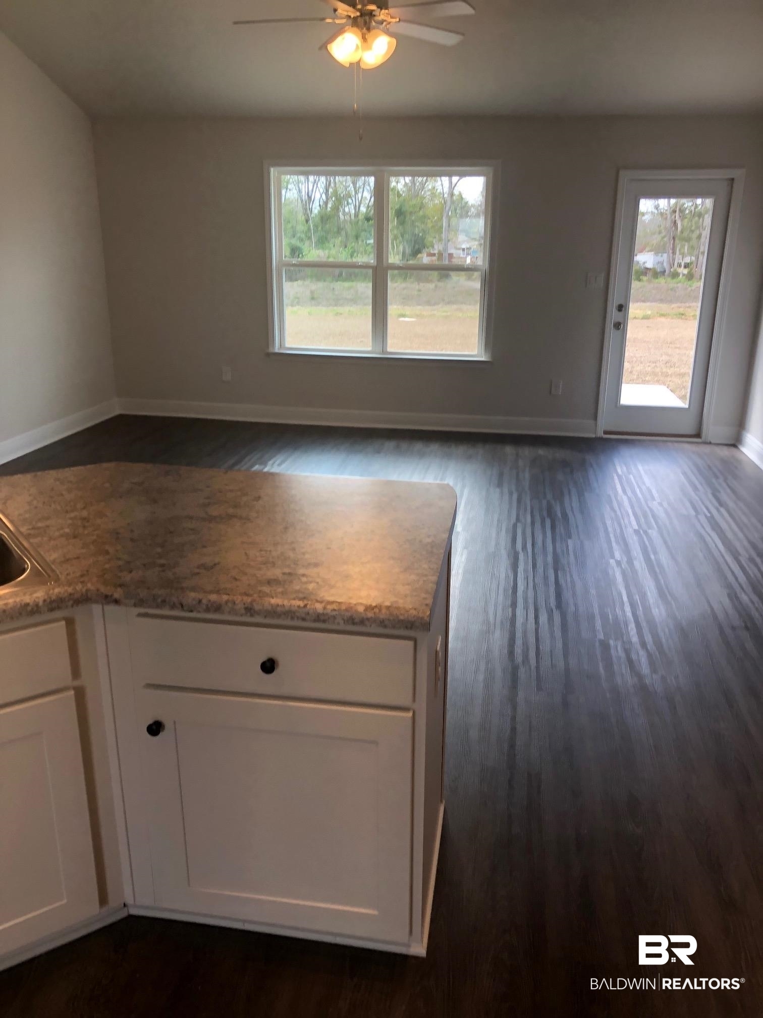 23186 Ridgewood Drive Robertsdale, AL 36567 - Photo 6 of 14 Gallery Image 6