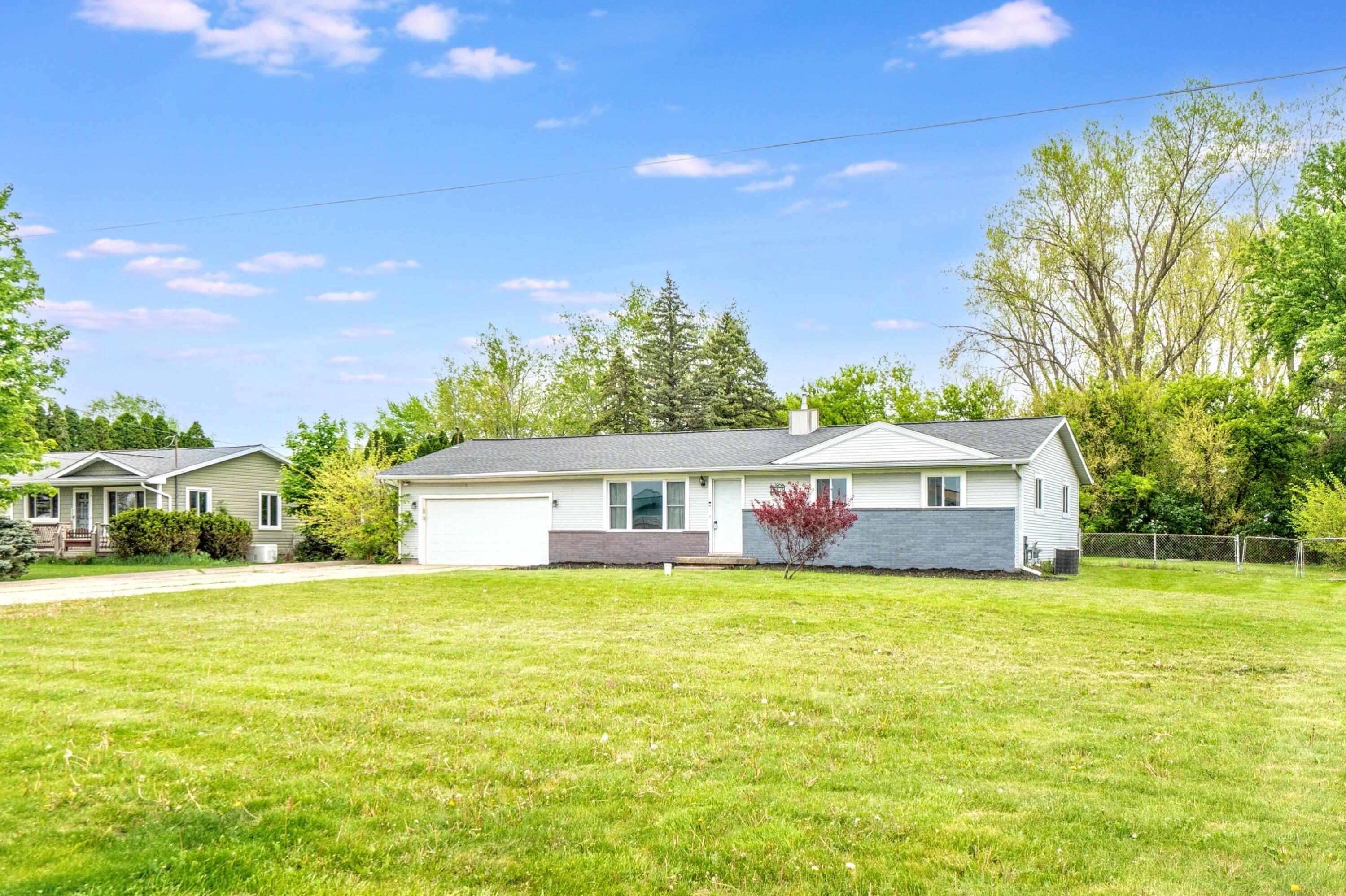 12479 Jennings Road Linden, MI 48451 - Photo 2 of 43 001_5