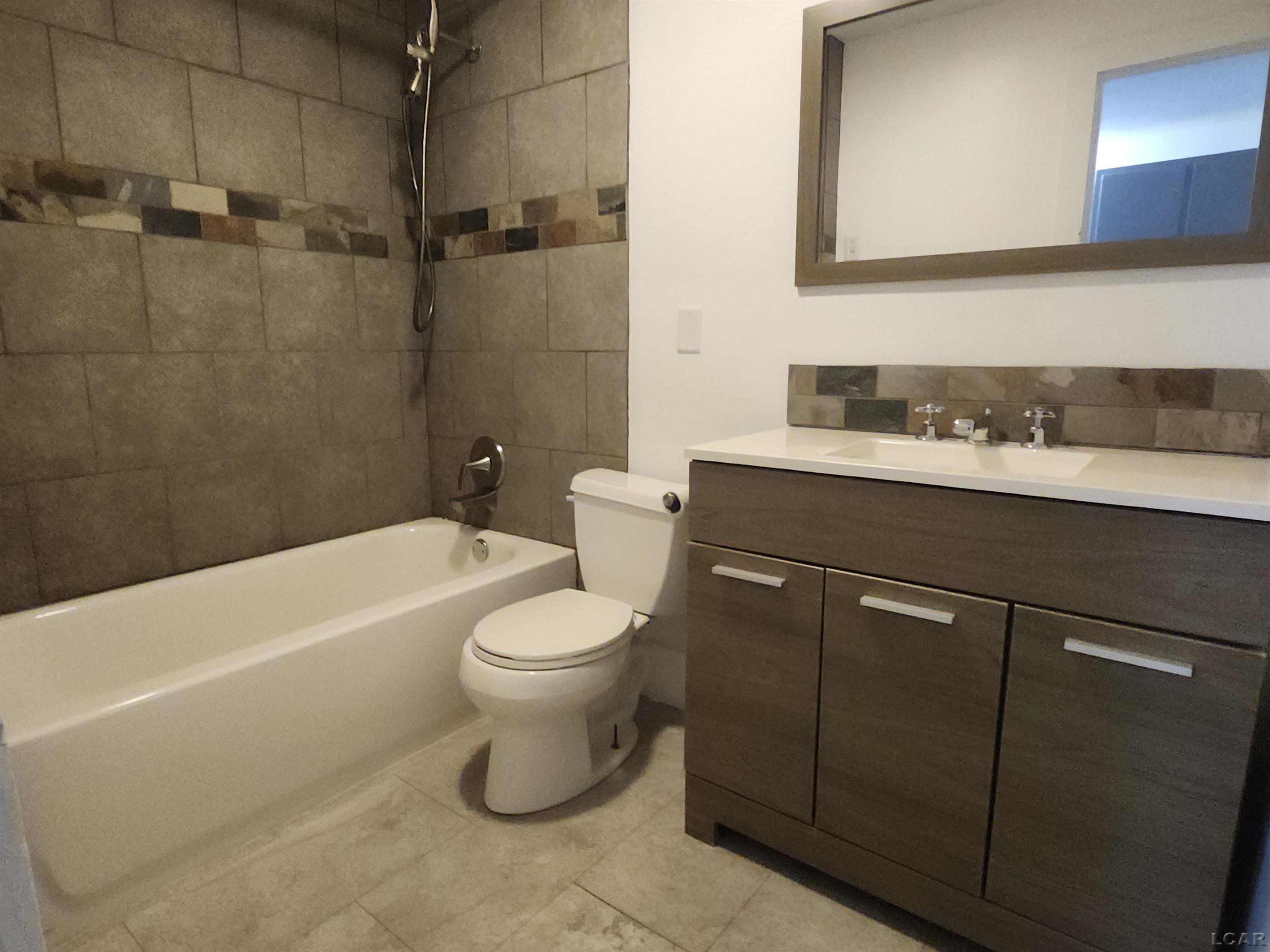 355 Budlong Street Adrian, MI 49221 - Photo 11 of 20