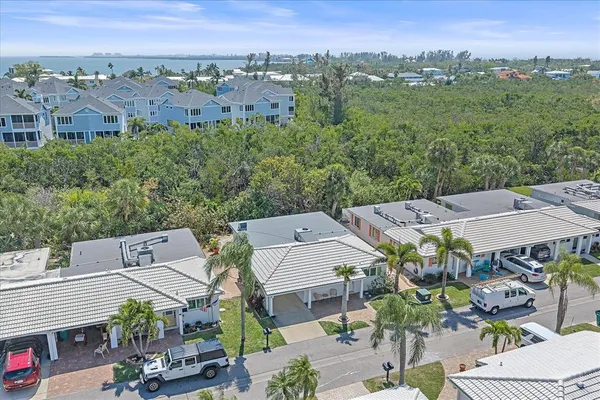 $6,750 | 914 Spanish Drive South, Unit 76, Longboat Key, FL 34228