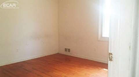 3310 Hammerberg Road Flint, MI 48507 - Photo 4 of 10 20441304-3.JPG