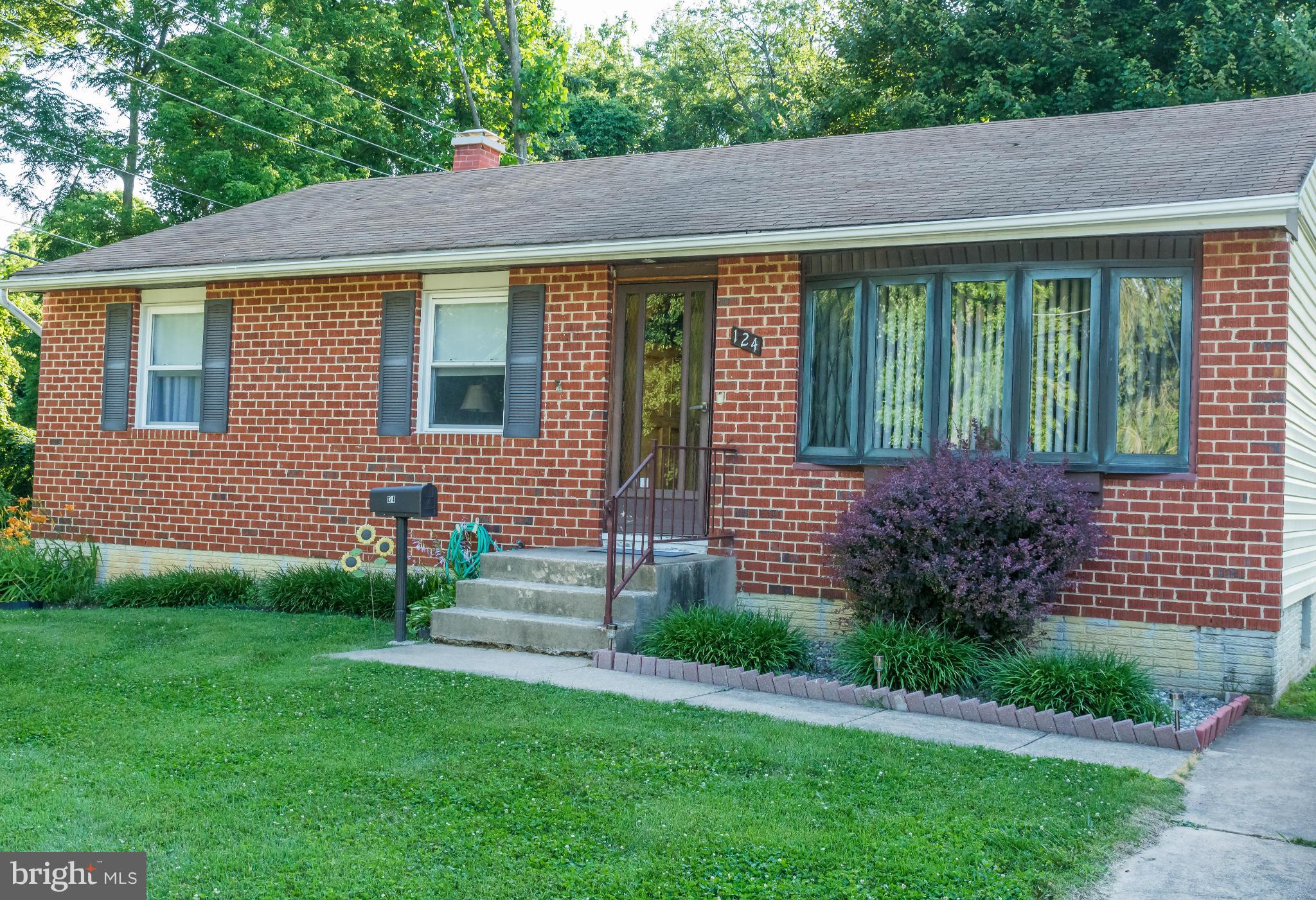 124 Highfalcon Road Reisterstown, MD 21136 - Photo 1 of 10 Exterior (Front)