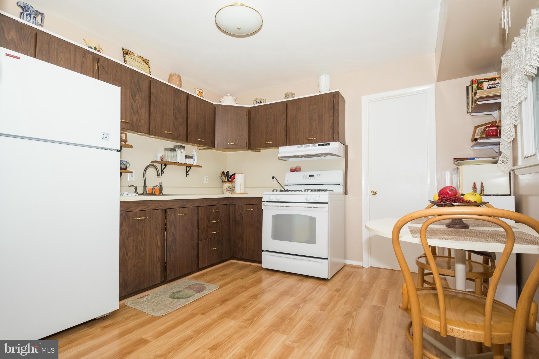 124 Highfalcon Road Reisterstown, MD 21136 - Photo 7 of 10 Kitchen