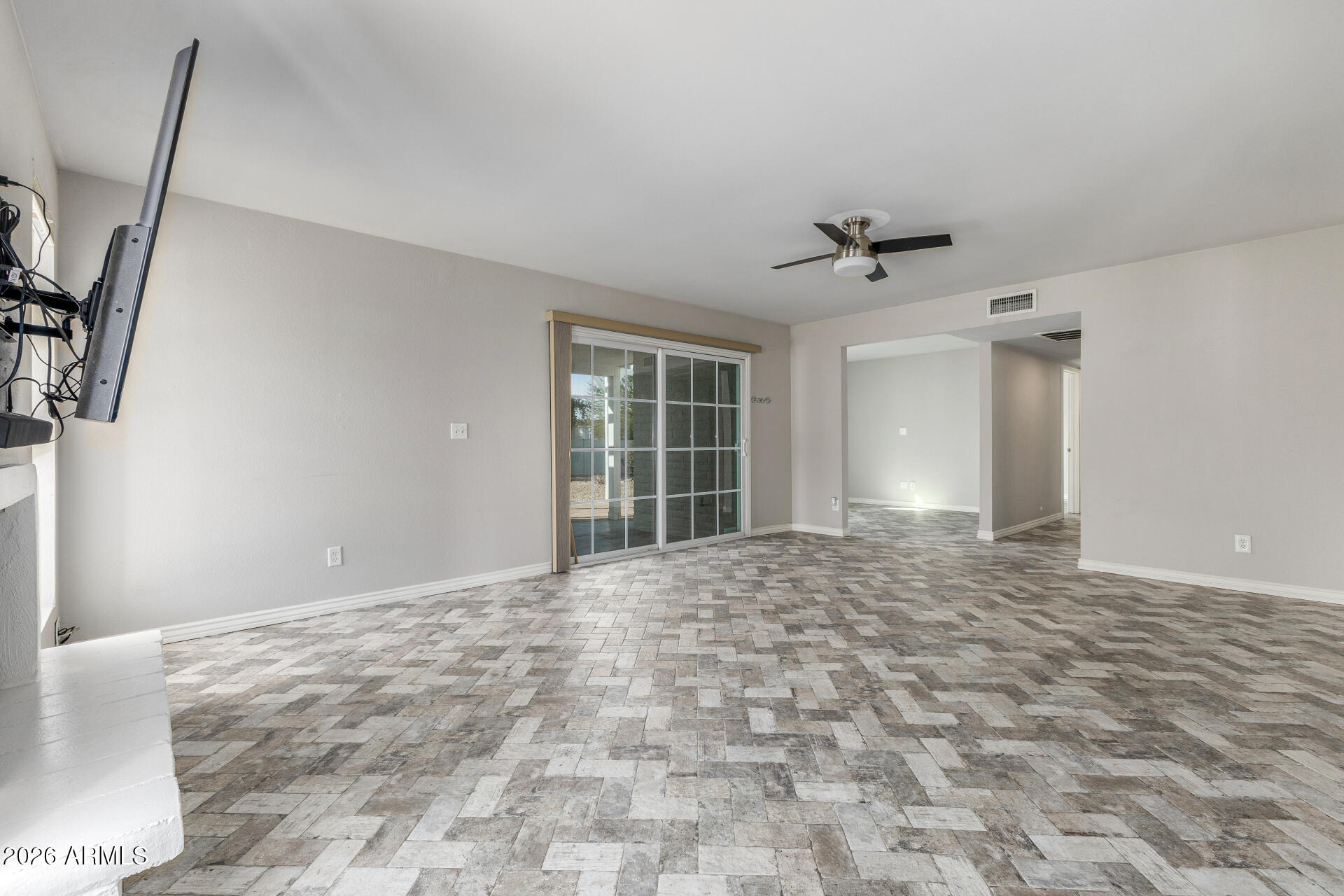 628 East Boca Raton Road Phoenix, AZ 85022 - Photo 10 of 34 Living Room