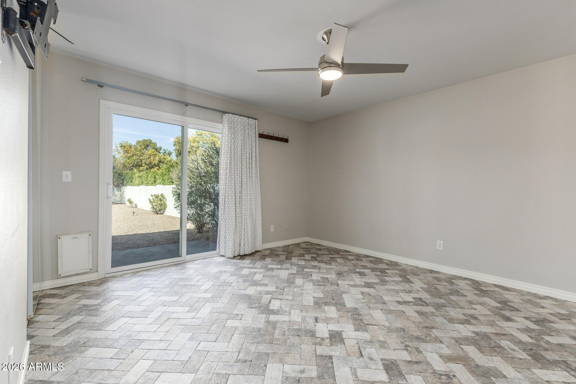 628 East Boca Raton Road Phoenix, AZ 85022 - Photo 16 of 34 Primary Bedroom