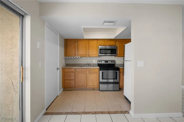 $1,200 | 1706 Cypress Drive, Fort Myers, FL 33907