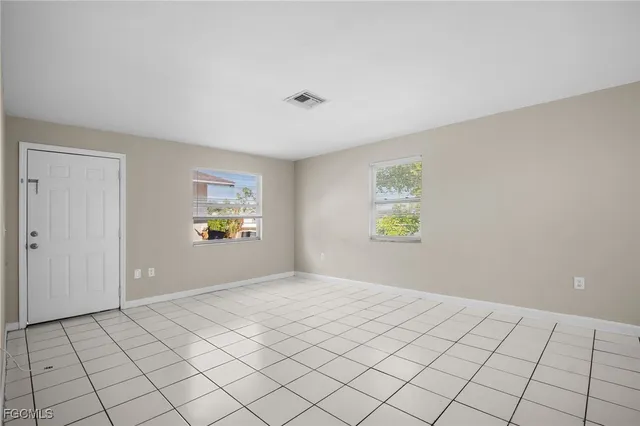 $1,200 | 1706 Cypress Drive, Fort Myers, FL 33907