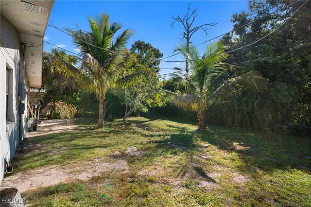 $1,200 | 1706 Cypress Drive, Fort Myers, FL 33907