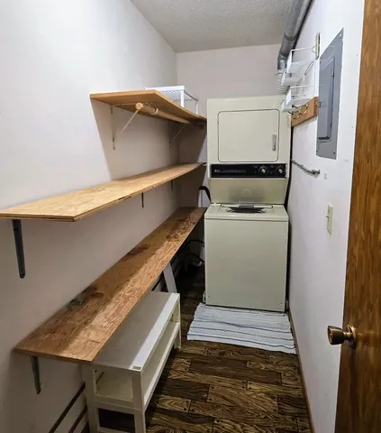 $65,000 | 612 7th Street Northeast, Unit 6, Pipestone, MN 56164