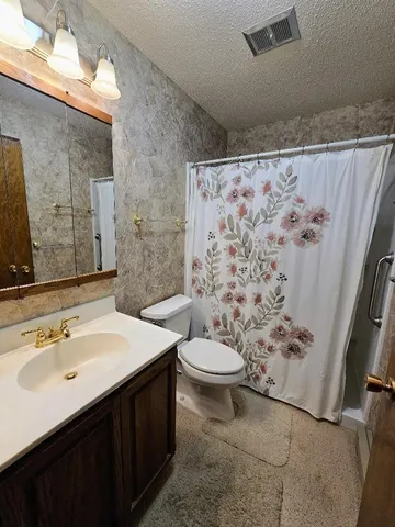 $65,000 | 612 7th Street Northeast, Unit 6, Pipestone, MN 56164