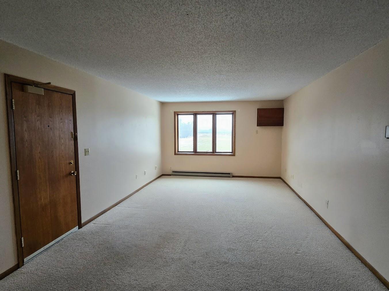 612 7th Street Northeast, Unit 6 Pipestone, MN 56164 - Photo 5 of 26