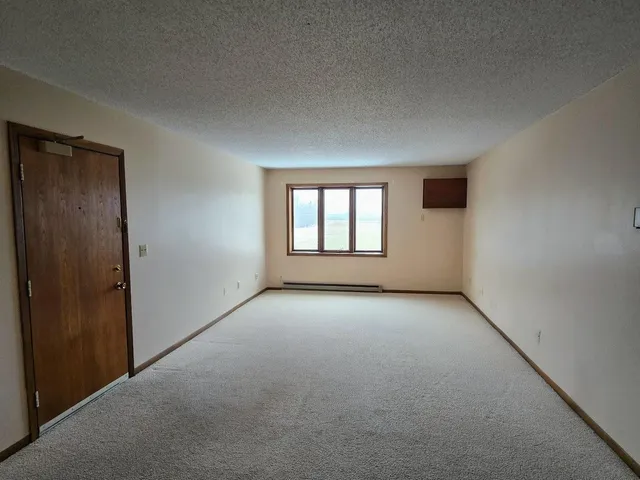 $65,000 | 612 7th Street Northeast, Unit 6, Pipestone, MN 56164