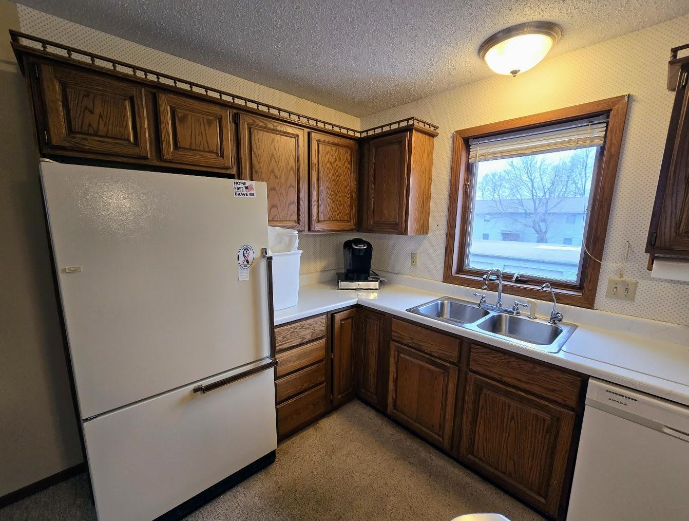 612 7th Street Northeast, Unit 6 Pipestone, MN 56164 - Photo 8 of 26