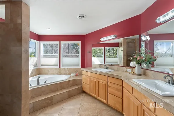 $1,249,000 | 2063 North Parkforest Way, Eagle, ID 83616