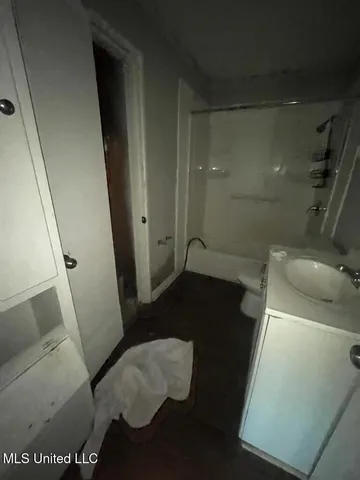 $79,900 | 3129 Lakewood Drive, Jackson, MS 39212