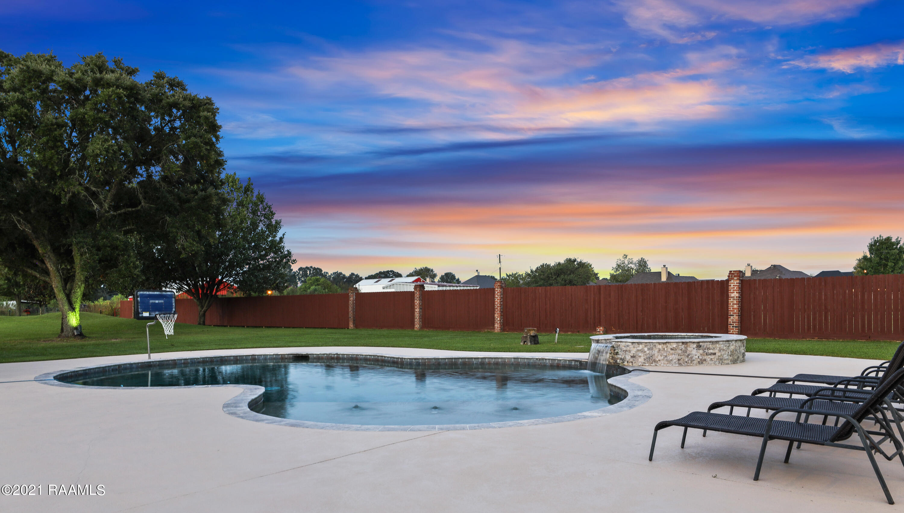 405 Lebesque Road Lafayette, LA 70507 - Photo 40 of 50 405 Lesbesque Twilight-5