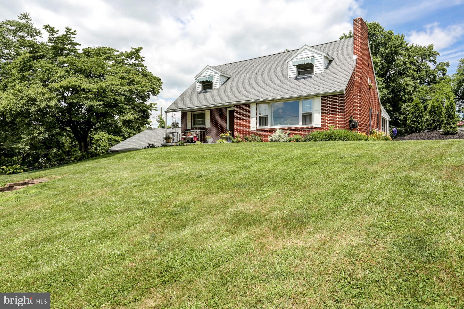 1377 Colebrook Road Middletown, PA 17057 - Photo 2 of 59 Gallery Image 2